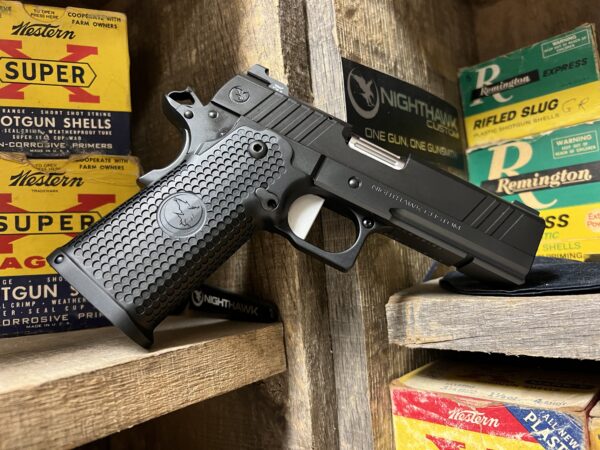 NIGHTHAWK CUSTOM TRS COMMANDER SAND HAWK SERRATIONS IOS FLUTED BARREL BLACK