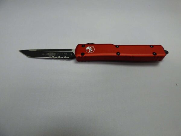 MICROTECH UTX70 TANTO EDGED RED PARTIAL SERRATED BOX