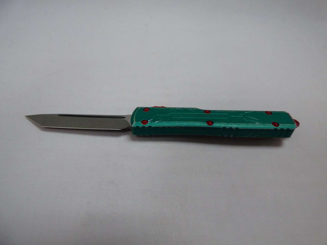 MICROTECH UTX-70 TANTO EDGE BOUNTY HUNTER LABEL