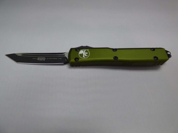 MICROTECH ULTRATECH TANTO EDGE OD GREEN STANDARD WITH GREEN HANDLE AND BLACK BLADE/HARDWARE BLADE OUT NON CLIP SIDE VIEW
