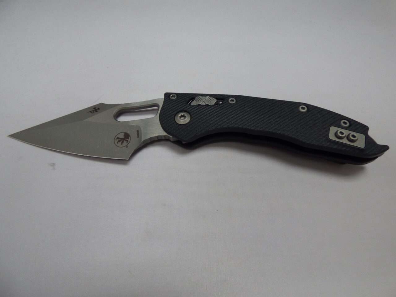MICROTECH STITCH RAM-LOCK SINGLE EDGE FLUTED G-10 BLACK APOCALYPTIC STANDARD LABEL