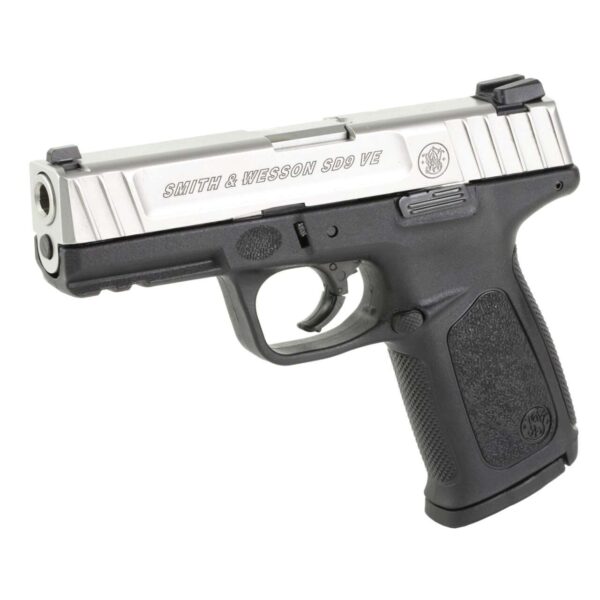SMITH & WESSON SD9VE STANDARD MAGNET BUNDLE 9MM LEFT SIDE VIEW FRONT ANGLE