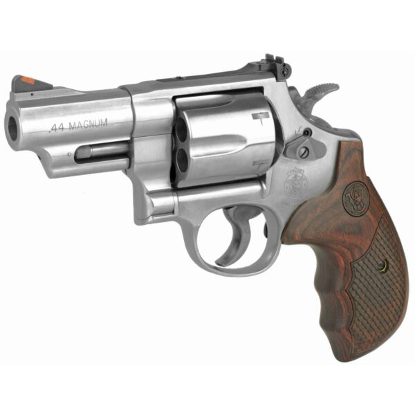 SMITH & WESSON MODEL 629 DELUXE TOP LEFT SIDE VIEW FRONT ANGLE
