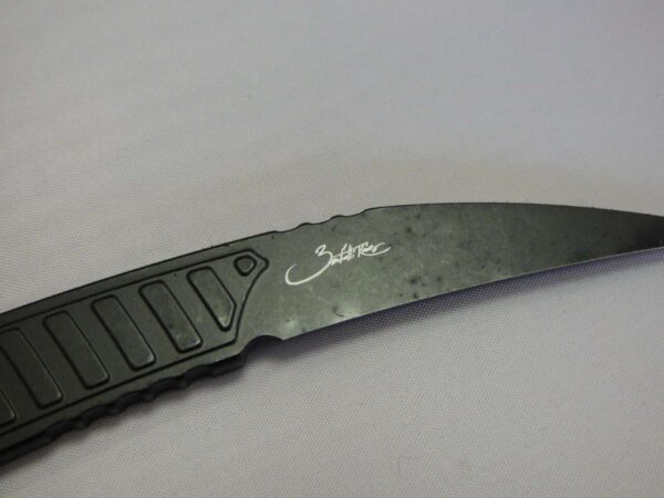 MICROTECH FEATHER SINGLE EDGE SIGNATURE SERIES DLC STANDARD SIGNATURE CLOSE UP
