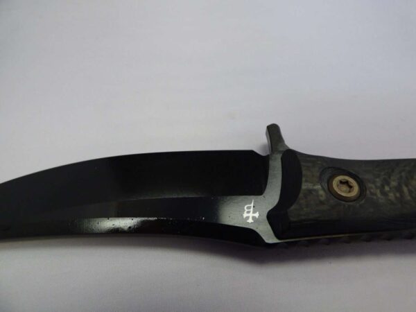 MICROTECH SBK SINGLE EDGE SIGNATURE SERIES DLC STANDARD CARBON FIBER HANDLE borka marking close up