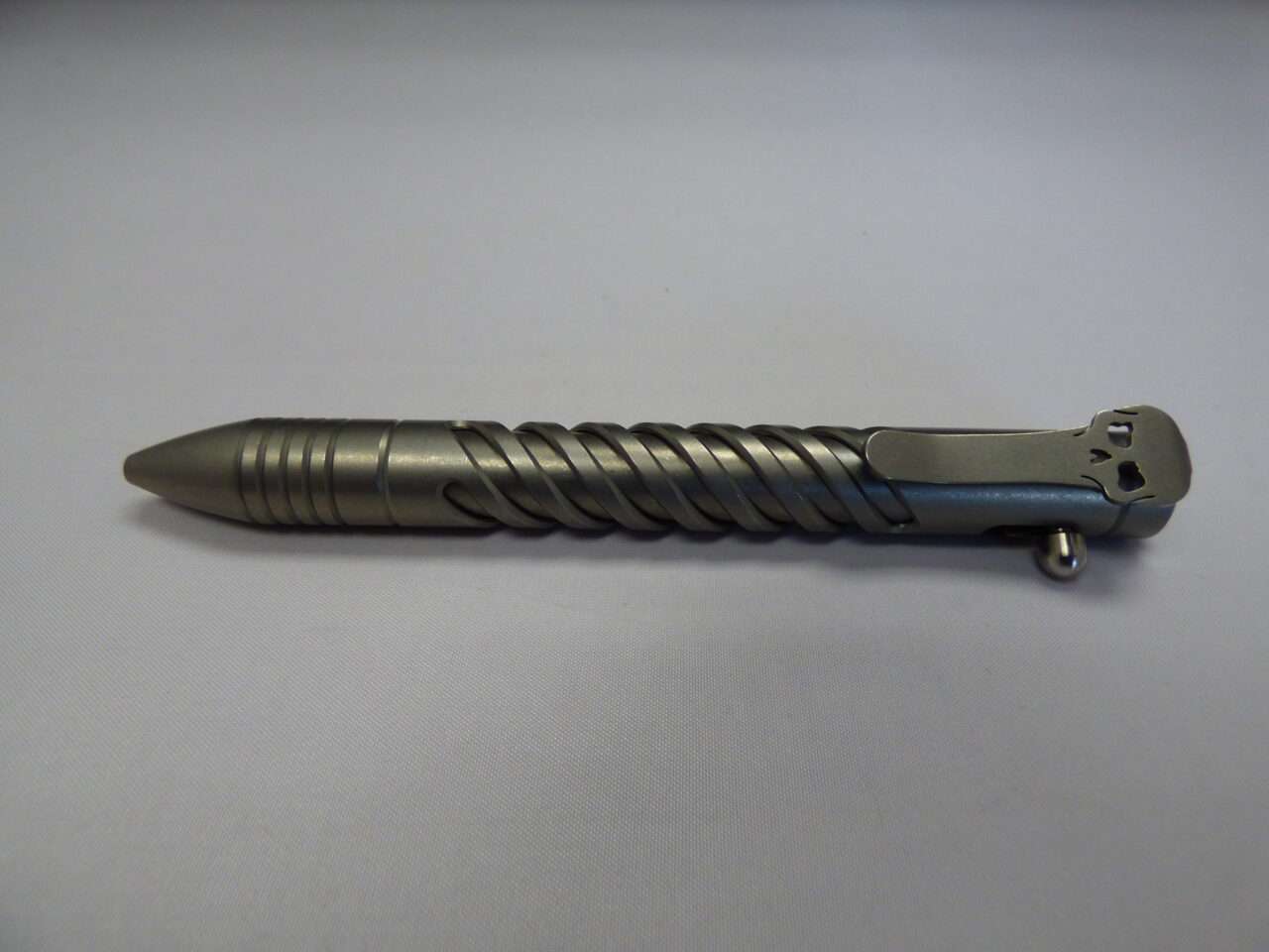CHAVES TITANIUM BOLT PEN SPIRAL CLIP TOWARD TOP BOLT MECHANISM FACING UP