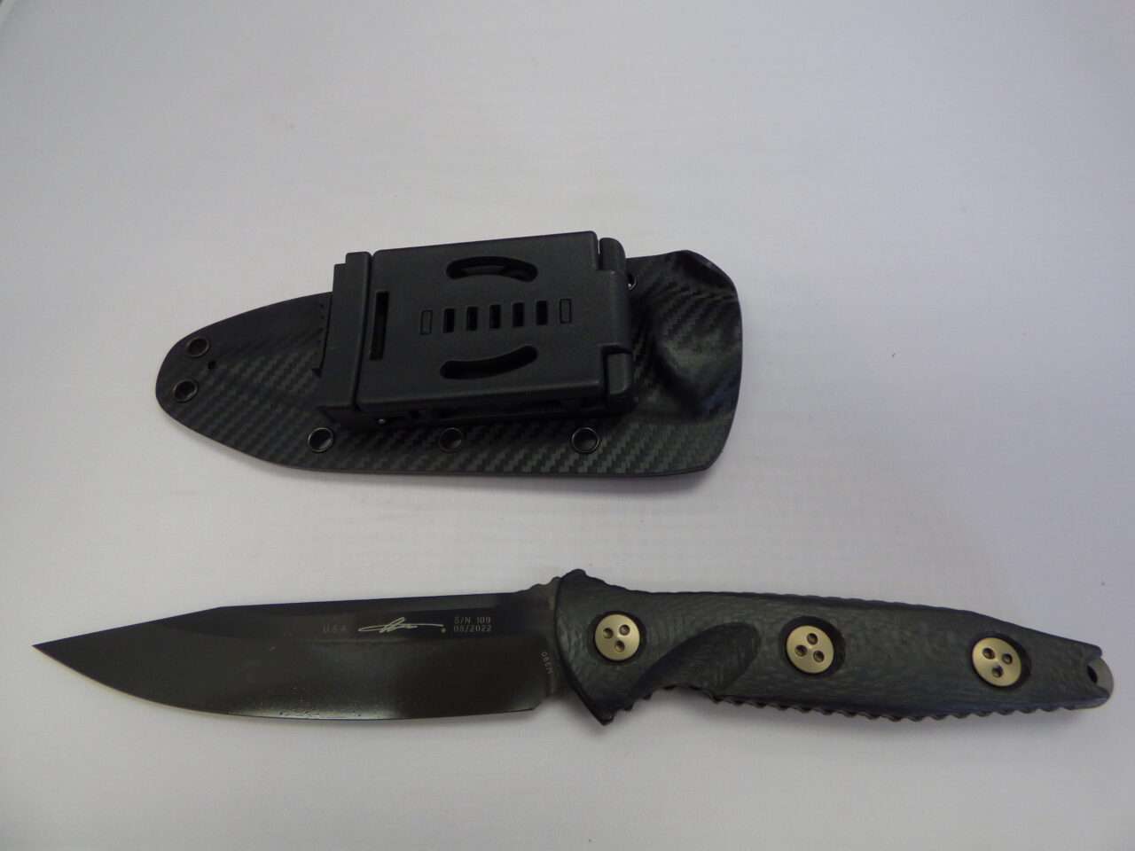 MICROTECH SOCOM ALPHA SINGLE EDGE SIGNATURE SERIES CARBON FIBER HANDLE DLC STANDARD LABEL