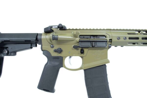 NOVESKE 10.5″ GEN 4 SHORTY 5.56 STAINLESS PISTOL BAZOOKA GREEN RIGHT SIDE VIEW RECEIVER CLOSE UP