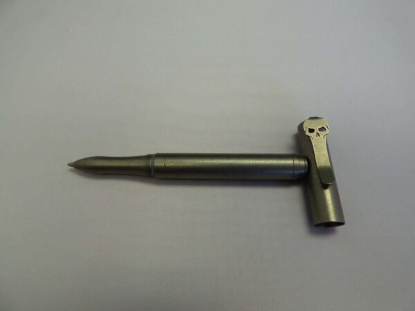 CHAVES ULTRAMAR STONEWASHED TITANIUM TWIST CAP PEN CAP PERPENDICULAR TO BACK WITH SKULL SHOWING