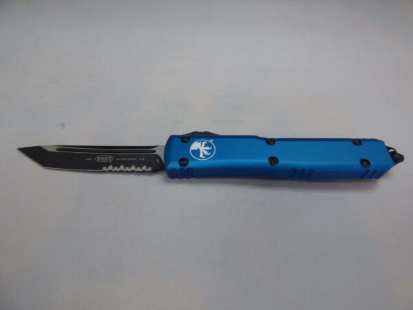 MICROTECH KNIVES ULTRATECH TANTO EDGE BLACK HARDWARE & BLADE PARTIAL SERRATED BLUE EDGE DOWN
