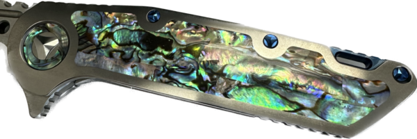 MICROTECH MARFIONE CUSTOM WARHOUND M390 MIRROR BLADE SATIN TITANIUM HANDLE W/ ABALONE INLAY BLUE TITANIUM HARDWARE ABALONE INLY AND HARDWARE CLOSE UP